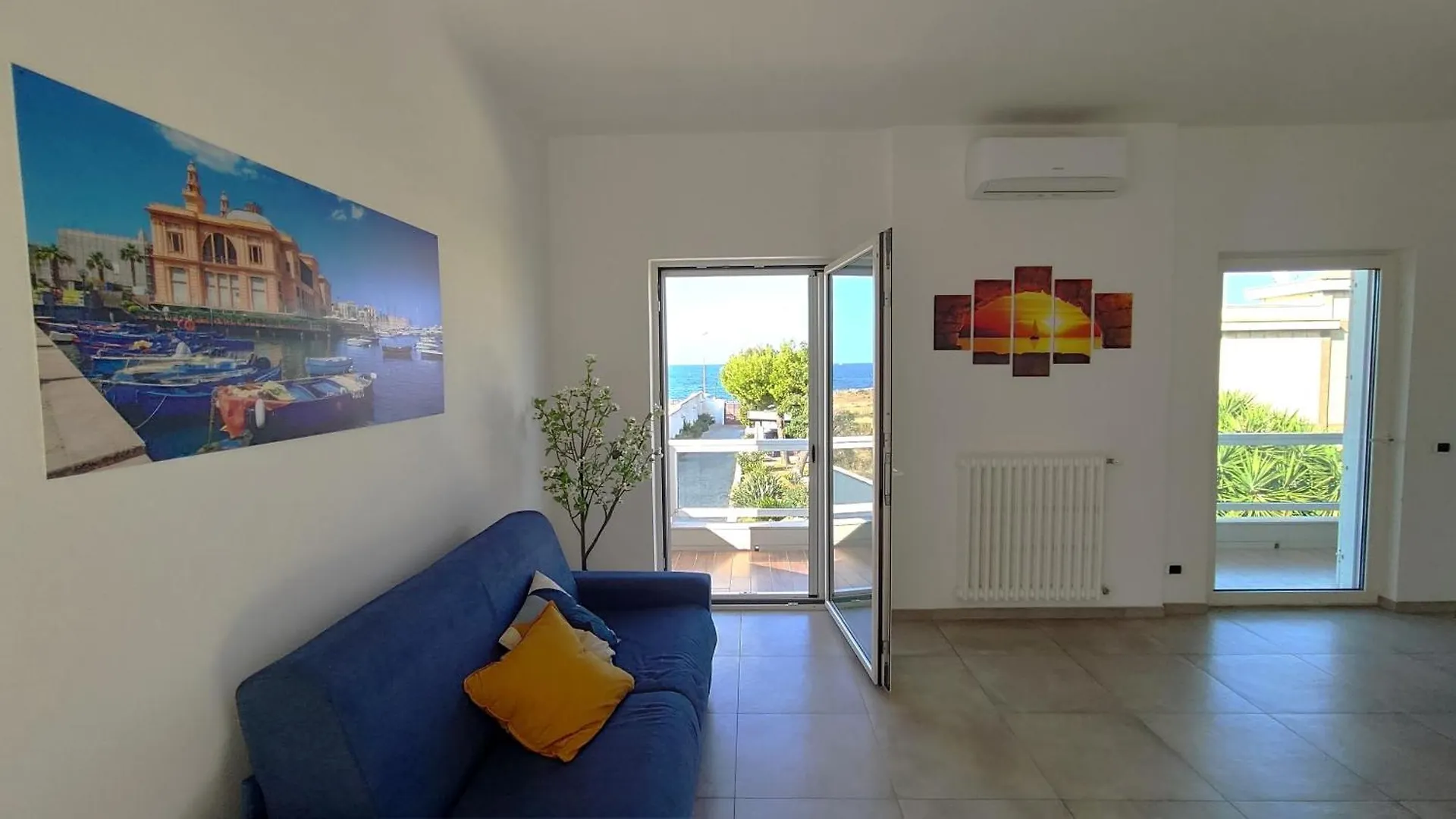 Seagull Apartments - Front And Sea View & Airport Bari Italy